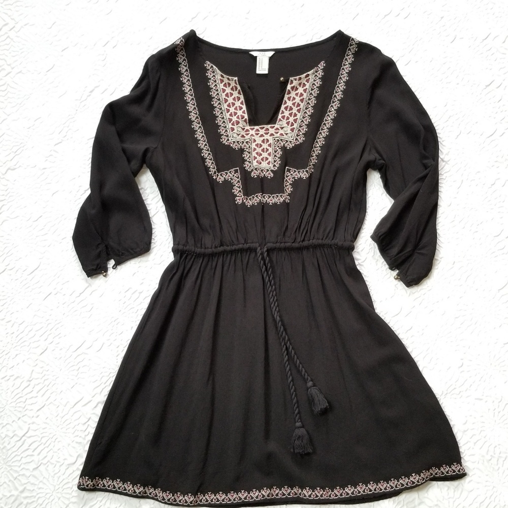 XXI black hobo Embroidery long sleeve dress